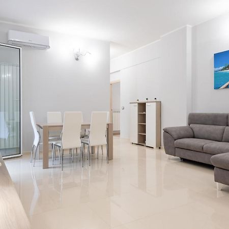 Ferienwohnung Modern Flat 250 Mt From The Sea - Albissola Marina Exterior foto